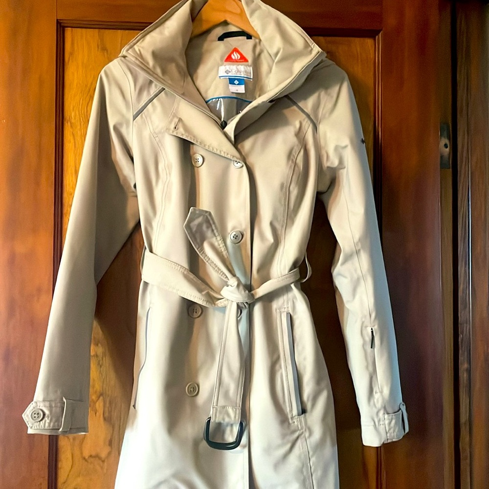Women’s M Tan / Oatmeal Columbia Sportswear Jacket / Trench with Hood